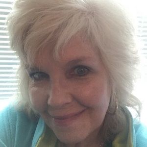 Meet your Posher, Debbie